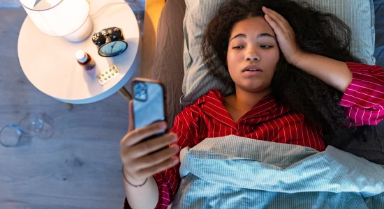 Elalvás előtti szorongás: mi mindentől félünk és hogyan küzdjünk meg vele?